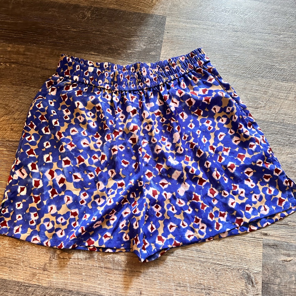 Open edit faux satin printed shorts